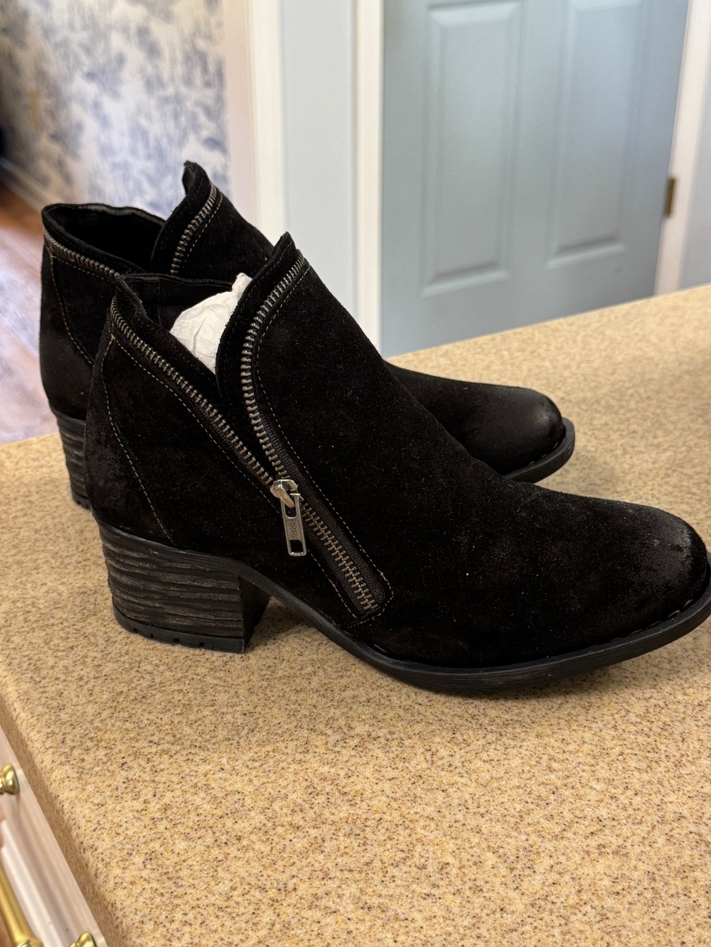 Born Montoro Boots Distressed Black Leather Zip Around Boots Booties 9 Moto